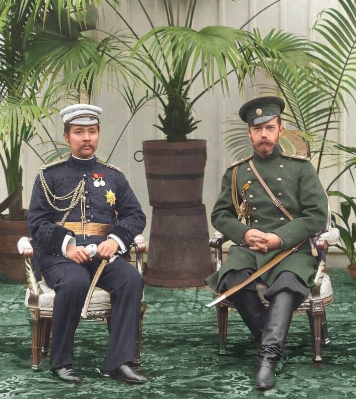 Король Сиама (Таиланда) Рама V и российский император Николай II. Петергоф, Российская империя, 1897 год.