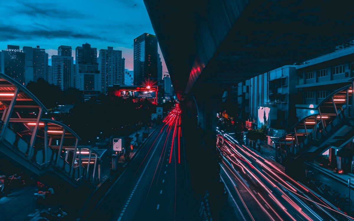 Когда отклика нет, появляется соблазн усилить громкость.