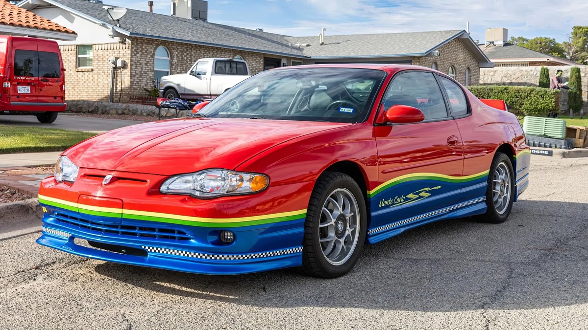 ©Bring a Trailer ©Chevrolet 