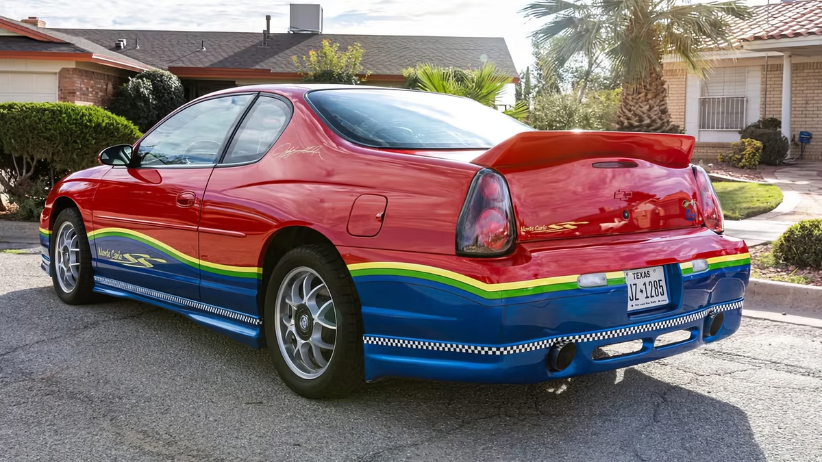 ©Bring a Trailer ©Chevrolet 