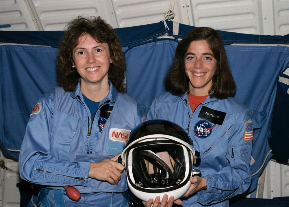    Барбара Морган (справа) и Криста Маколифф. Фото: Commons.wikimedia.org