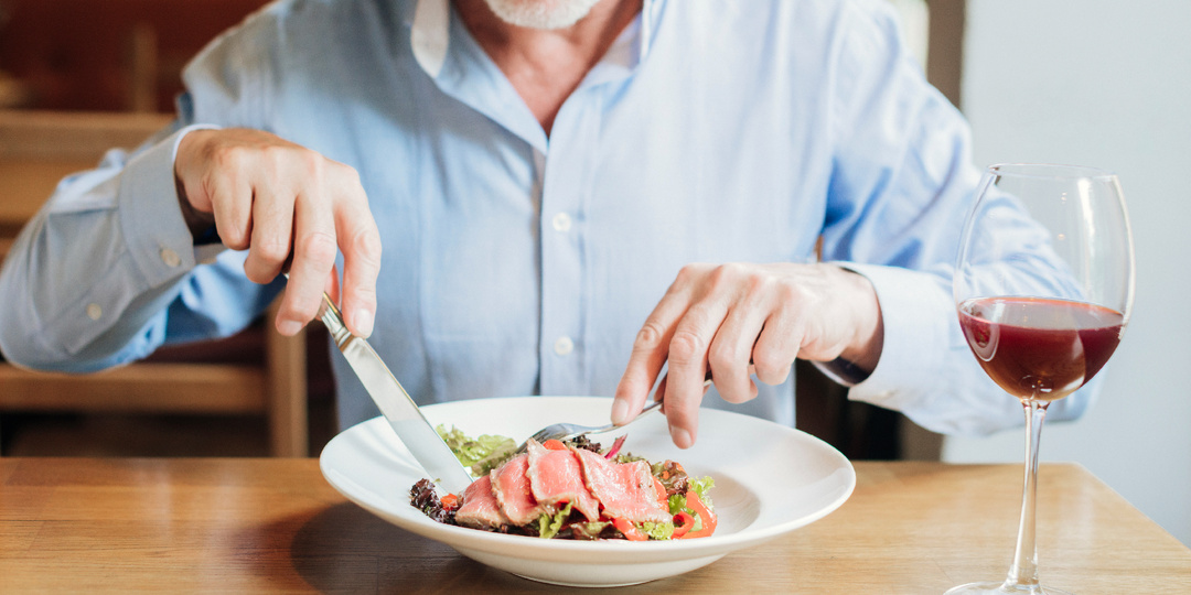 Мясо и возраст: как меняются потребности в белке и железе после 30, 40 и 50 лет
