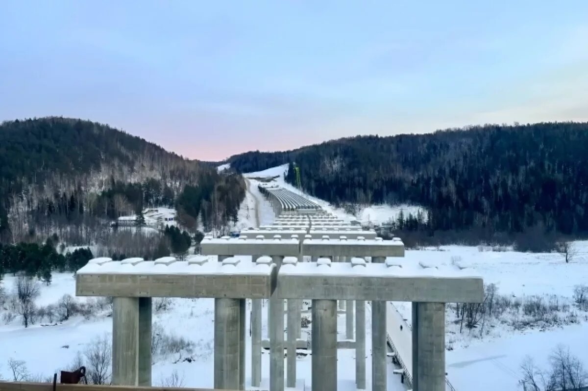    На самой высокой эстакаде Южного Урала начали армирование проезжей части