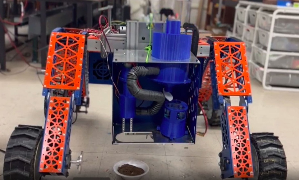    Прототип марсохода с прибором для выявления белков и углеводов в грунте Красной планеты