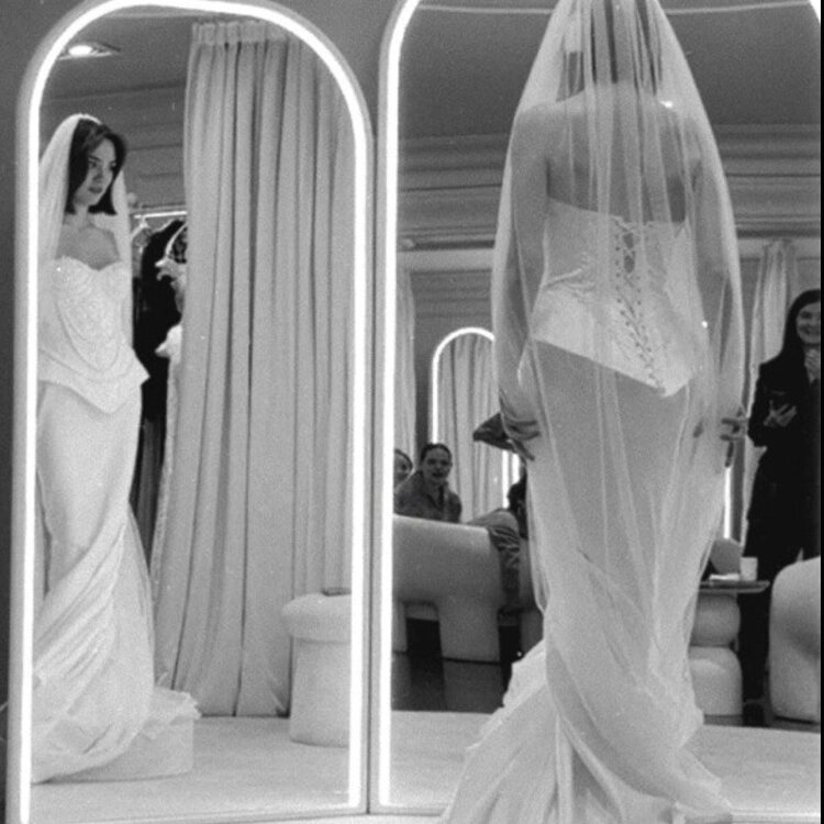 Фигуристка Евгения Медведева показала себя в свадебном платье📷
