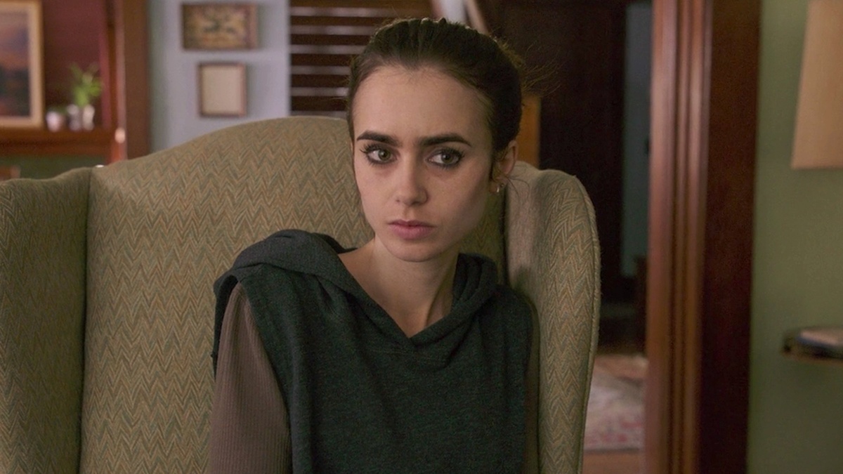    Лили Коллинз в фильме «До костей» // Скриншот из фильма «До костей»