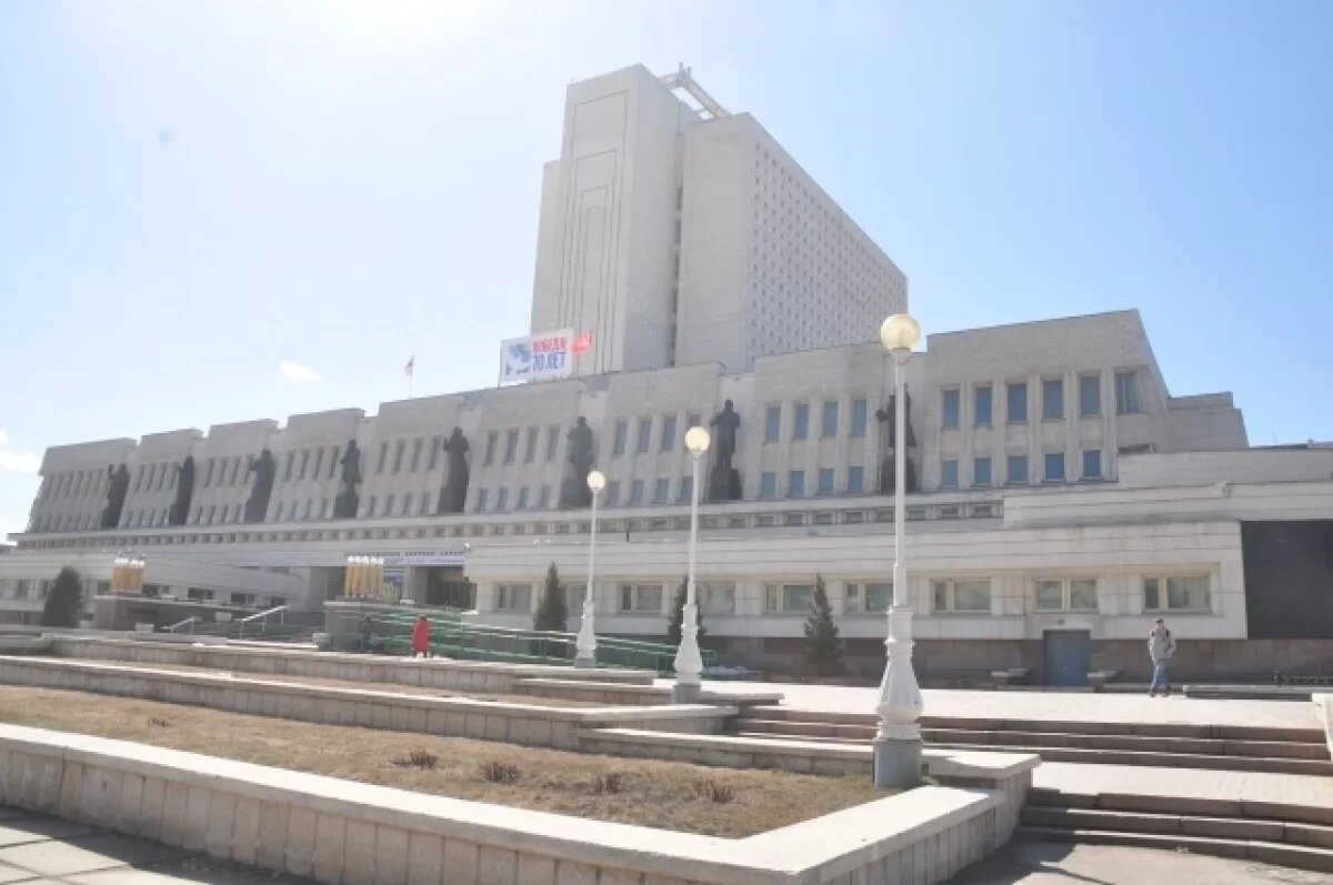    Директор омской Пушкинской библиотеки Ремезов награждён медалью Путина