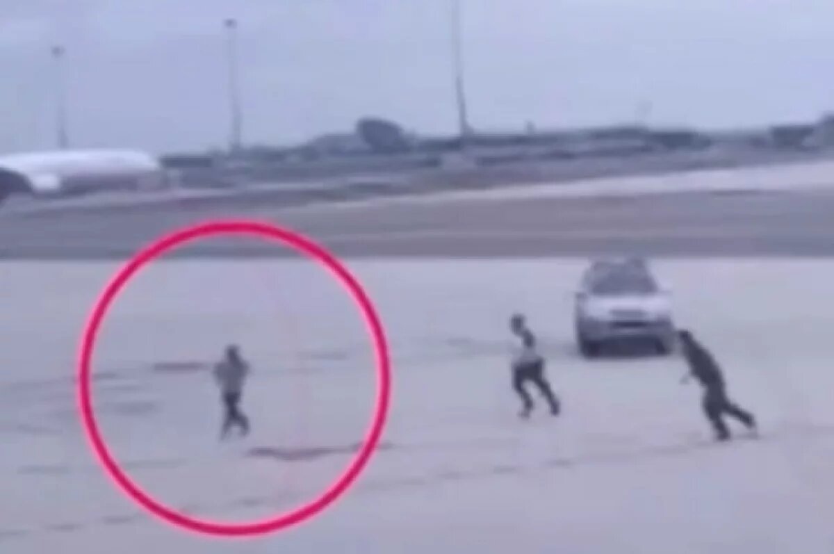    DS: мужчина под наркотиками пытался угнать самолет в аэропорту Таиланда