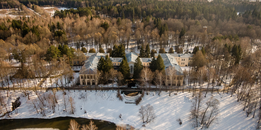 Подмосковный санаторий, расположенный на территории усадьбы Литвиново, выставлен на торги.