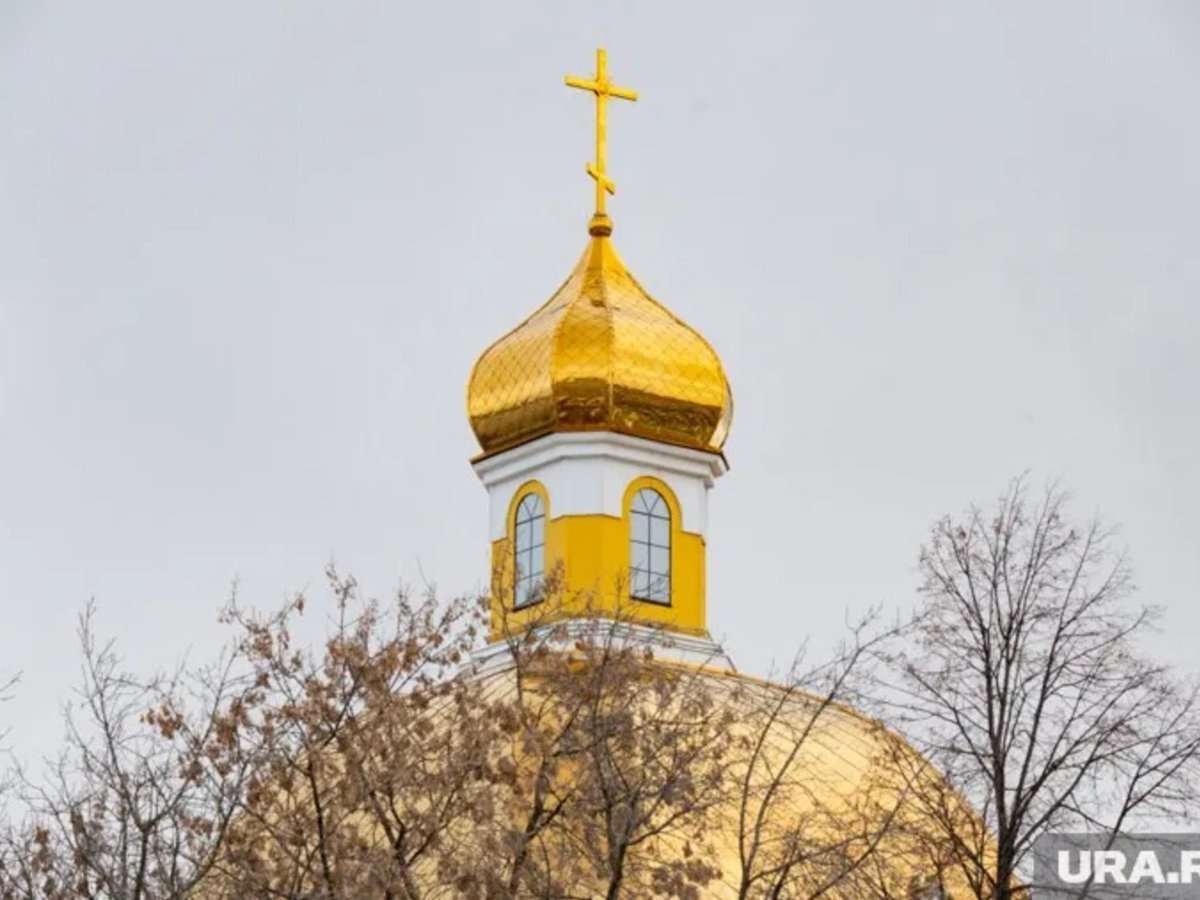     15 февраля в храмах освещают свечи