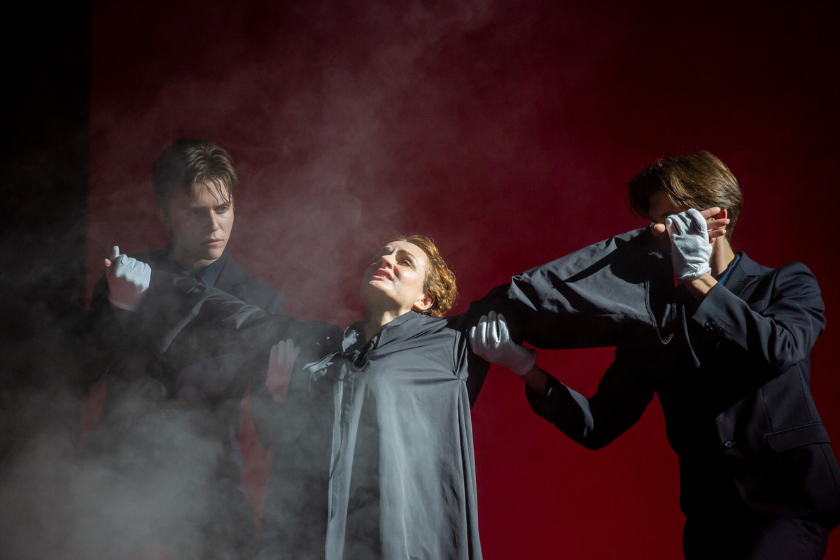 Фрагменты спектаклей «Кабала святош», «Крики из Одессы», «Васса», «Дон Кихот». Фото Юлии Кудряшовой. Правообладатель изображения: пресс-служба театра.