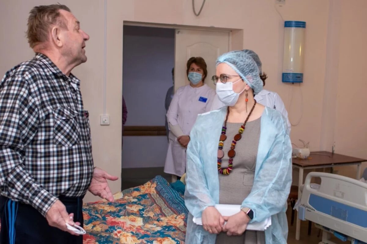    В Курской больнице, где лежали трупы, санитаркам платят 41 тыс рублей