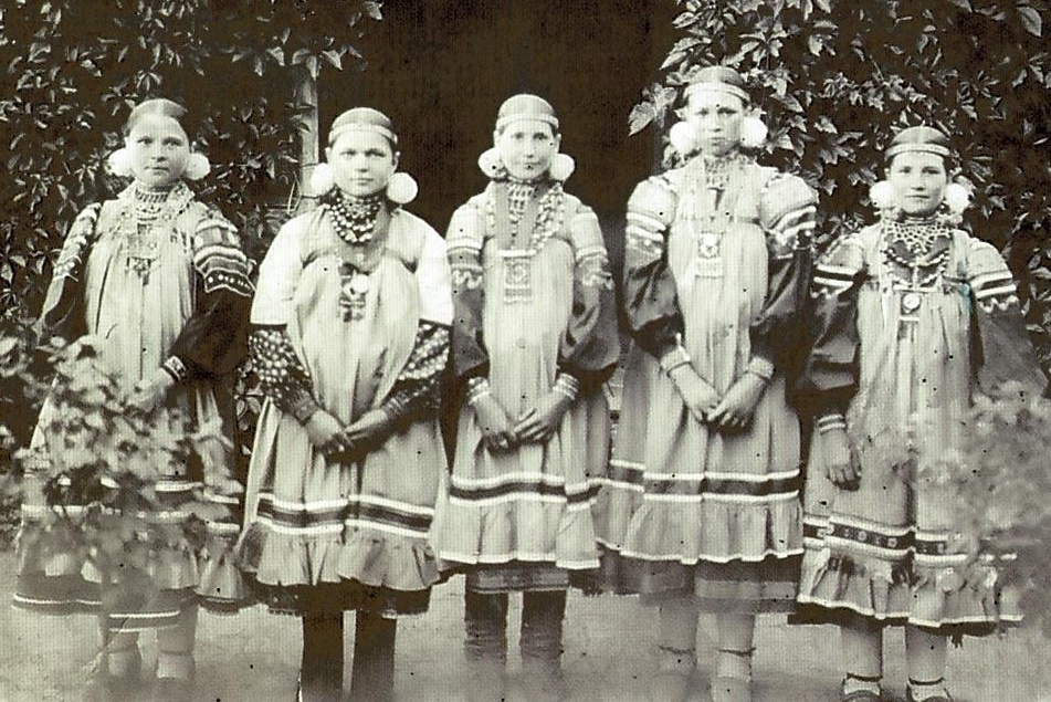 Девушки села Вослебово Скопинского уезда. 1903 год. Фото из коллекции Рязанского историко-архитектурного музея-заповедника