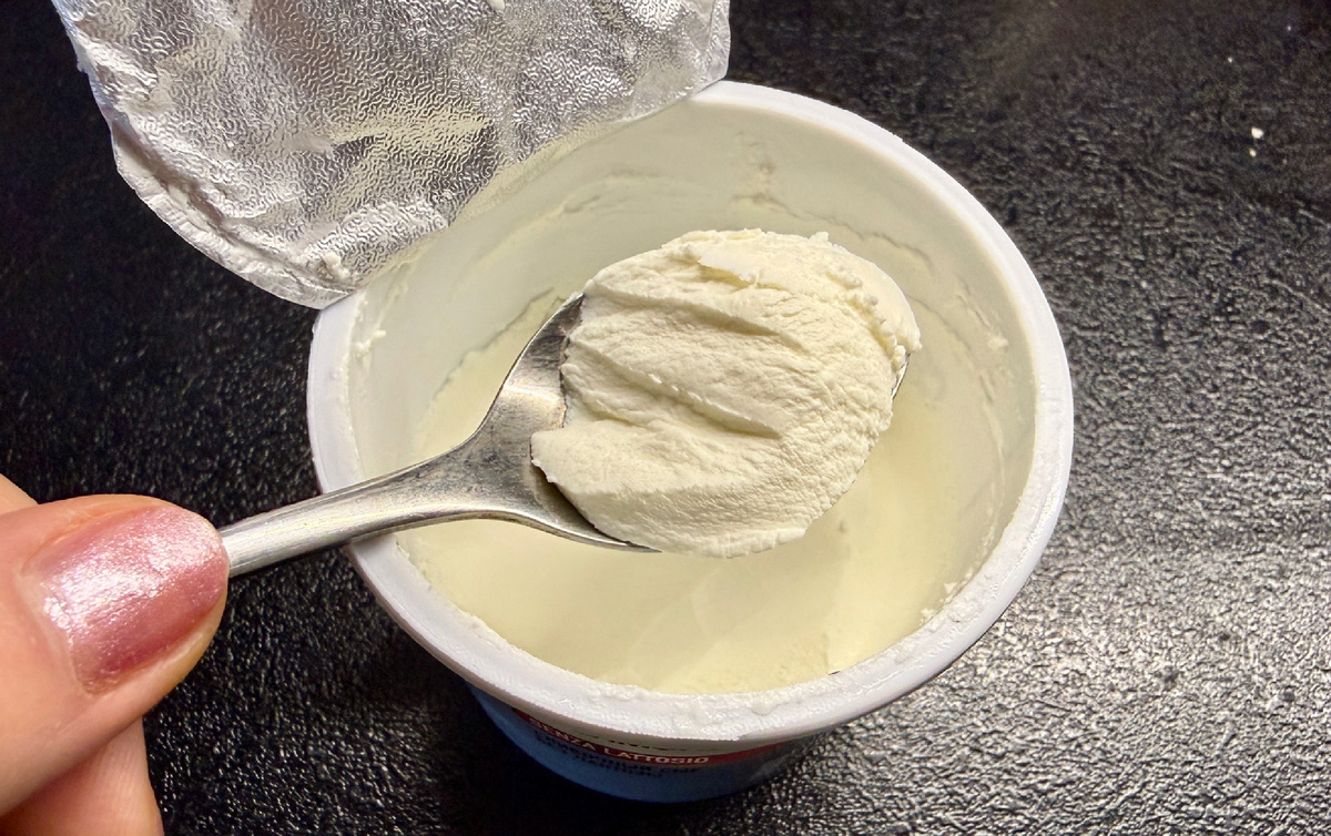 Творожный сыр без лактозы на замену обычному - фото автора.