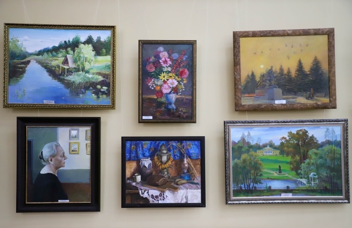        Десять лет вдохновения и мастерства: в Клинцах завершилась юбилейная выставка «Союза педагогов-художников»