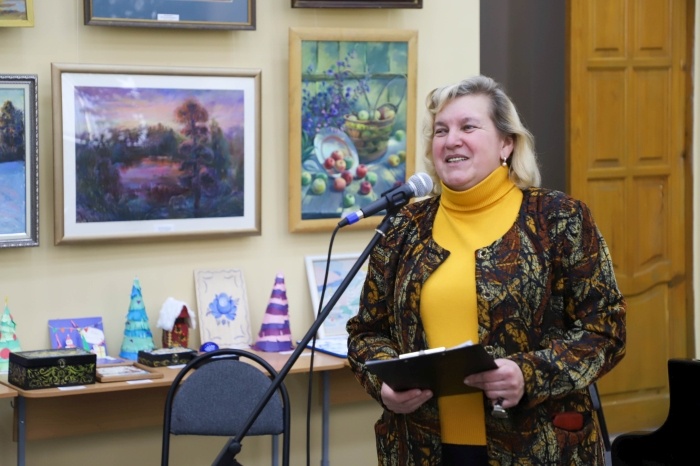        Десять лет вдохновения и мастерства: в Клинцах завершилась юбилейная выставка «Союза педагогов-художников»