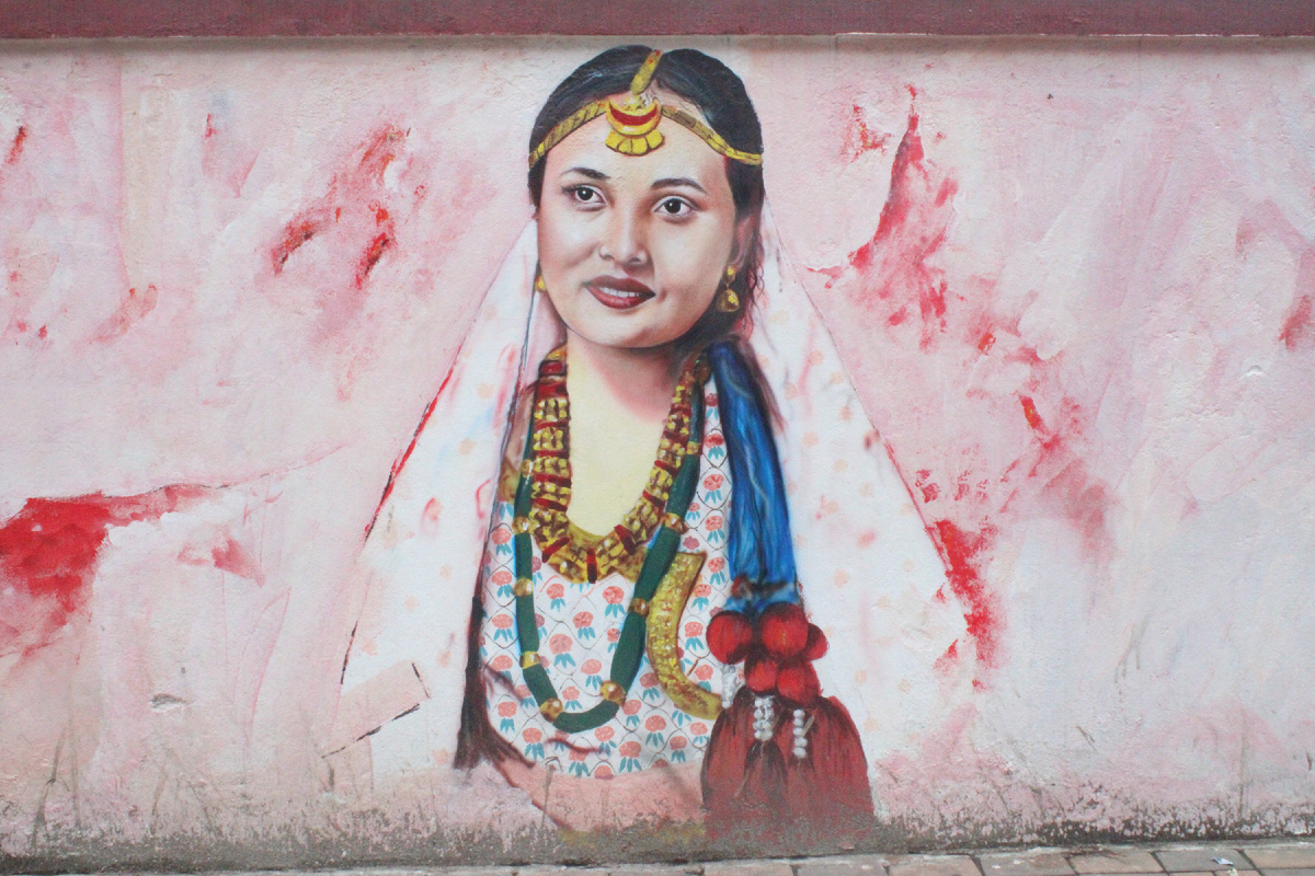 Красное на белом