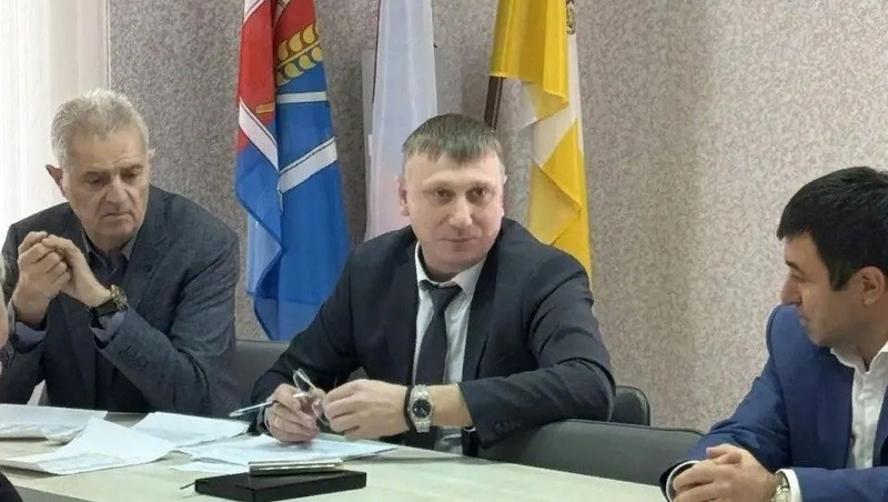    Планы на 2026 год главы Курского, Степновского, Нефтекумского и Левокумского округов обсудили на встрече с директором филиала ГУП СК «Ставрополькрайводоканал» — «Восточный» Александром Черняковым Фото: Ставрополькрайводоканал