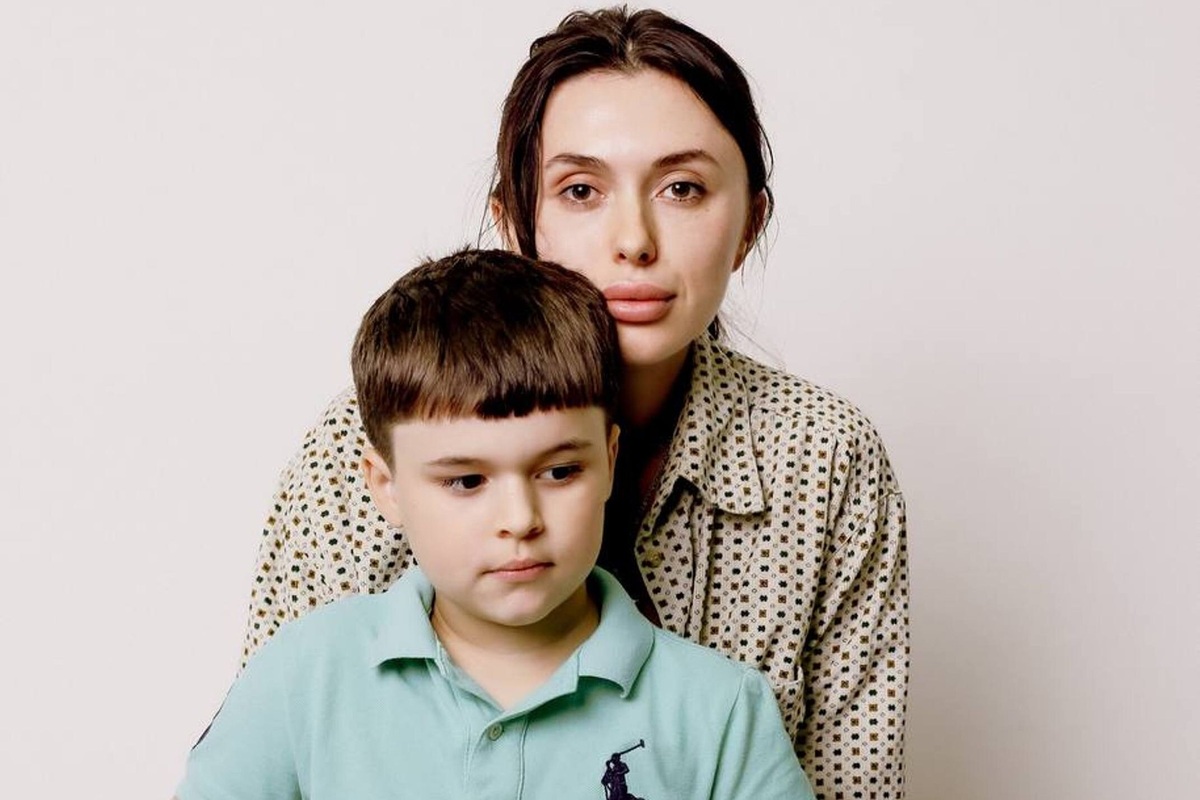     «Я паникерша»: бывшая жена Паши Техника показала маленького сына после операции