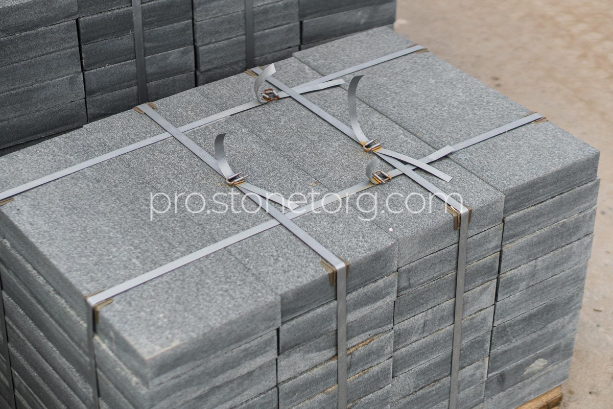 Плиты из гранита для участка