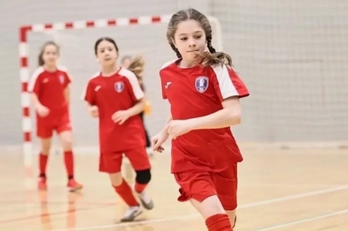    Калужские футболистки стали вторыми на первенстве ЦФО и ЮФО