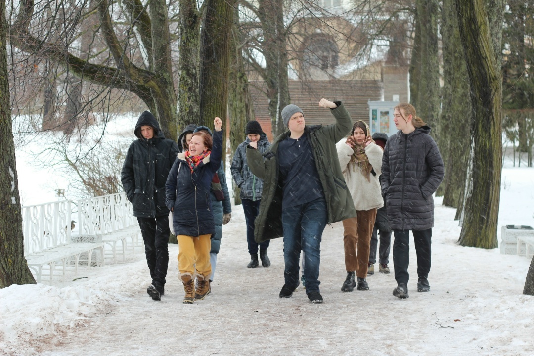 Эпишкольники на зимнем выезде по подготовке к сочинению