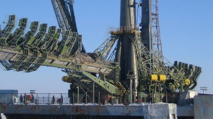    Автор: Arie Изображение является общественным достоянием Ракета Союз-2 на пусковой площадке №31