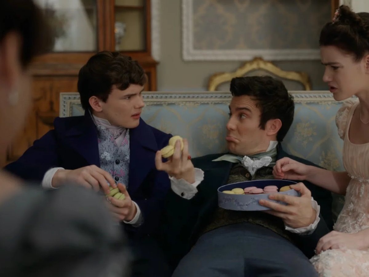    Премьера первого сезона состоялась на Netflix 25 декабря 2020 года