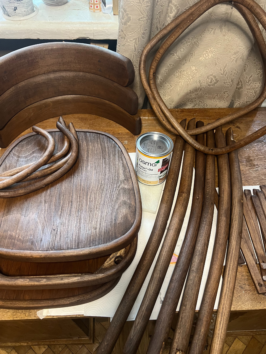 Деревянные стулья «Лигна» под цветной морилкой Osmo Öl-Beize в оттенке 3564 «Табак»