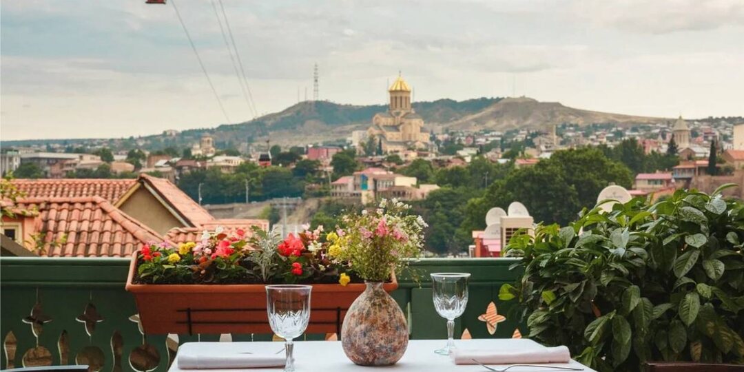 Расходы иностранцев и местных жителей в грузинских ресторанах