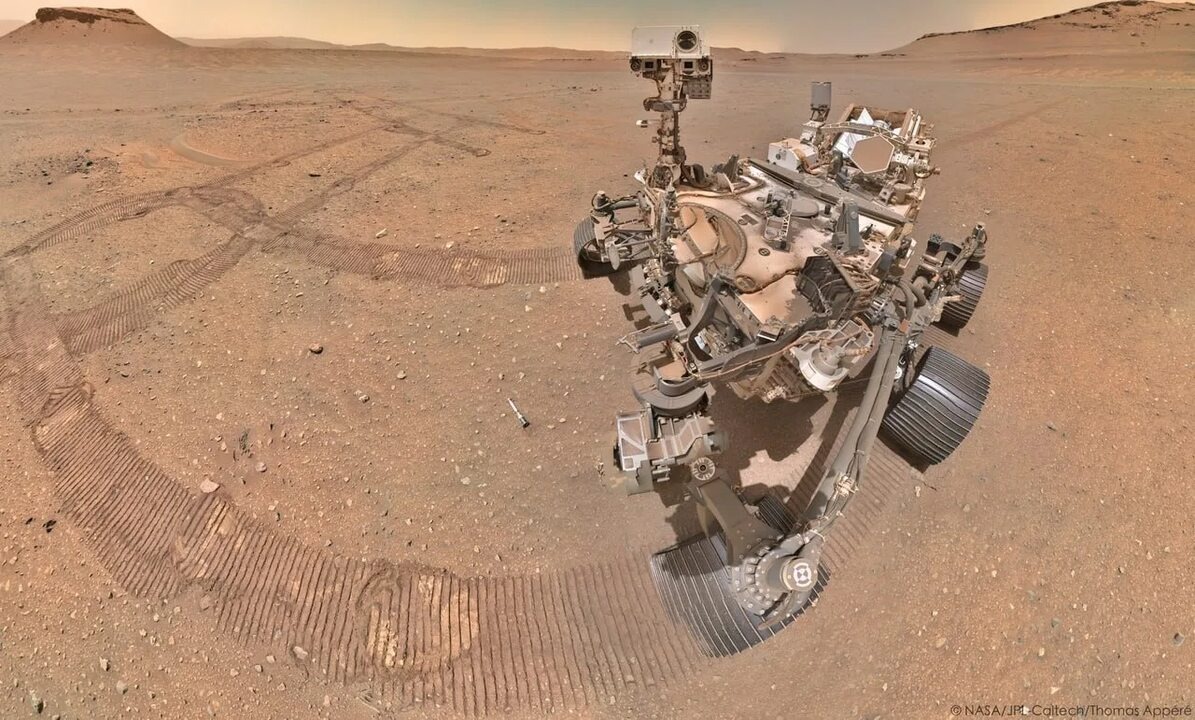 Рис. Фотография марсохода "Оппи" с Марса... 