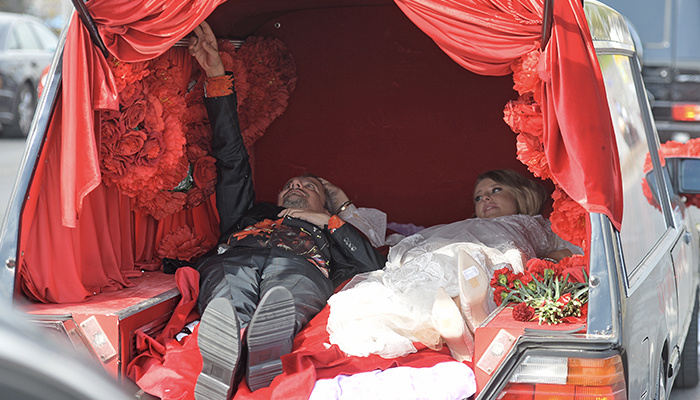 Интересно, в какой момент пришла к Богомолову идея, что он должен стать главным учителем в Школе-Студии МХАТ? Или ему кто-то её подсказал. Фото Яндекс.Картинки. 