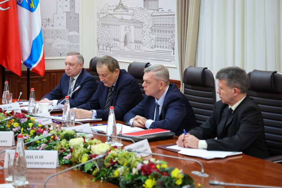     Фото: www.gov.spb.ru/press/governor/310926/