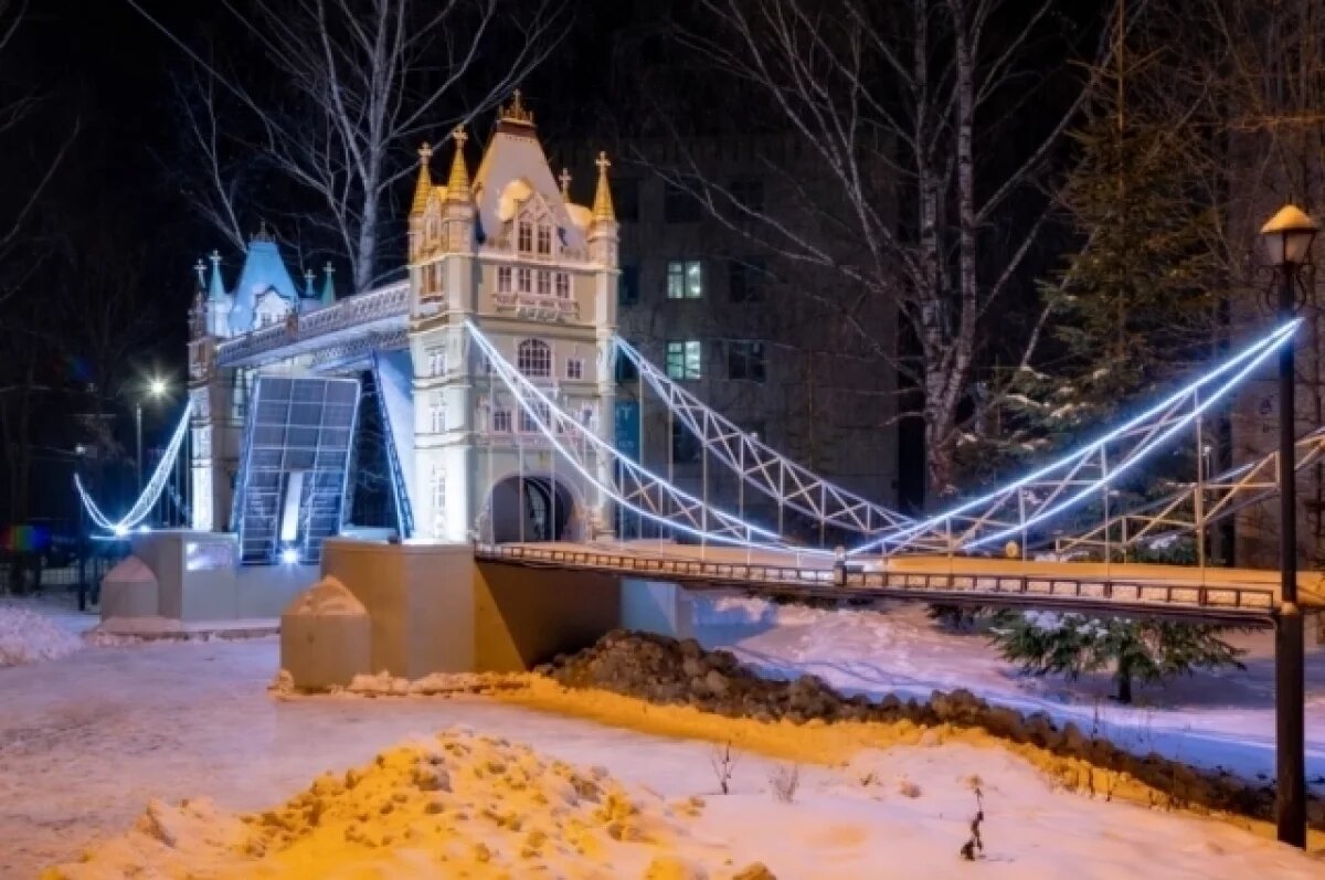    Миниатюры Эйфелевой башни и Тауэрского моста появились в Арзамасе