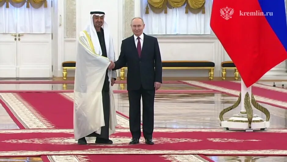    Мохаммед бин Заид Аль Нахайян и Владимир Путин. Фото: скриншот из видео пресс-службы Кремля.