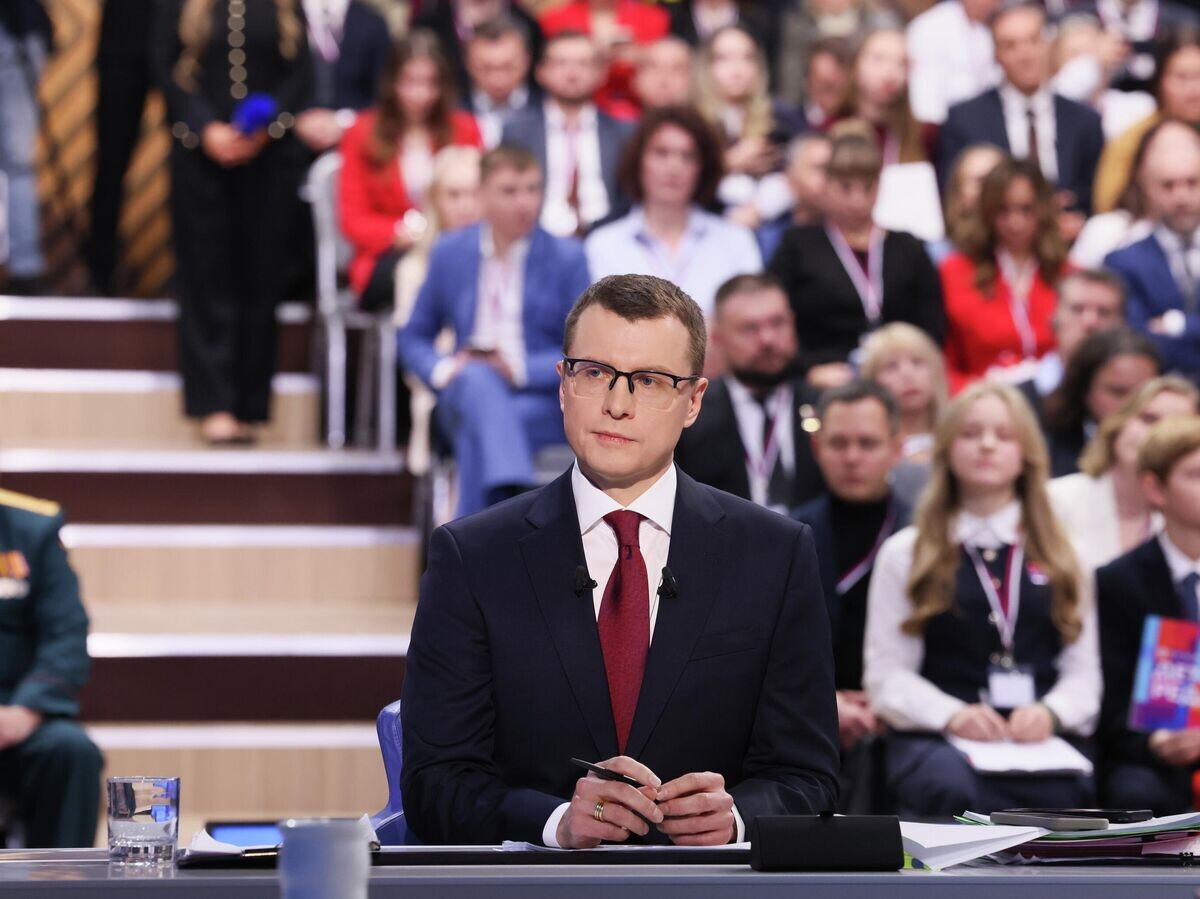    Ведущий, журналист Павел Зарубин во время специальной программы "Итоги года" с Владимиром Путиным в Москве | © РИА Новости / POOL