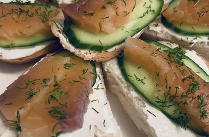 Бутерброды с красной рыбой. 