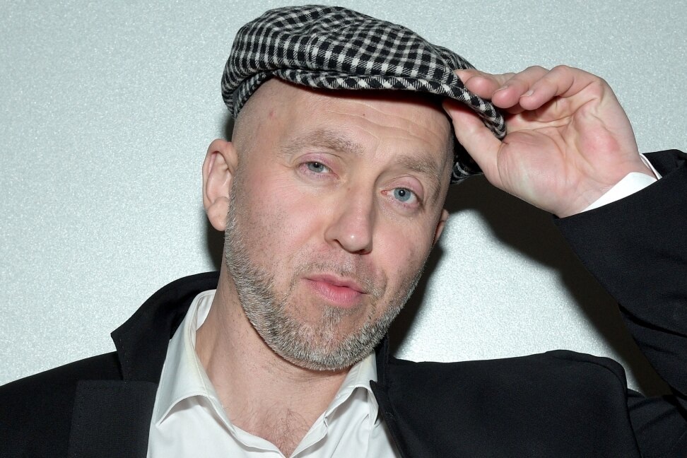     «Я столкнулся с подлой изменой»: Серега назвал предателями участниц шоу «Выжить в Стамбуле» Катю Гордон и Mia Boyka