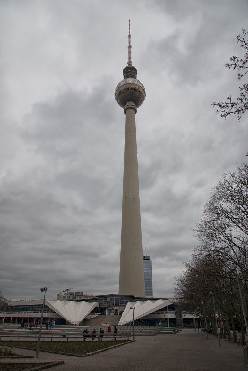 Телебашня в восточном Берлине. Александерплатц. Фотография Александра Новикова. 2019