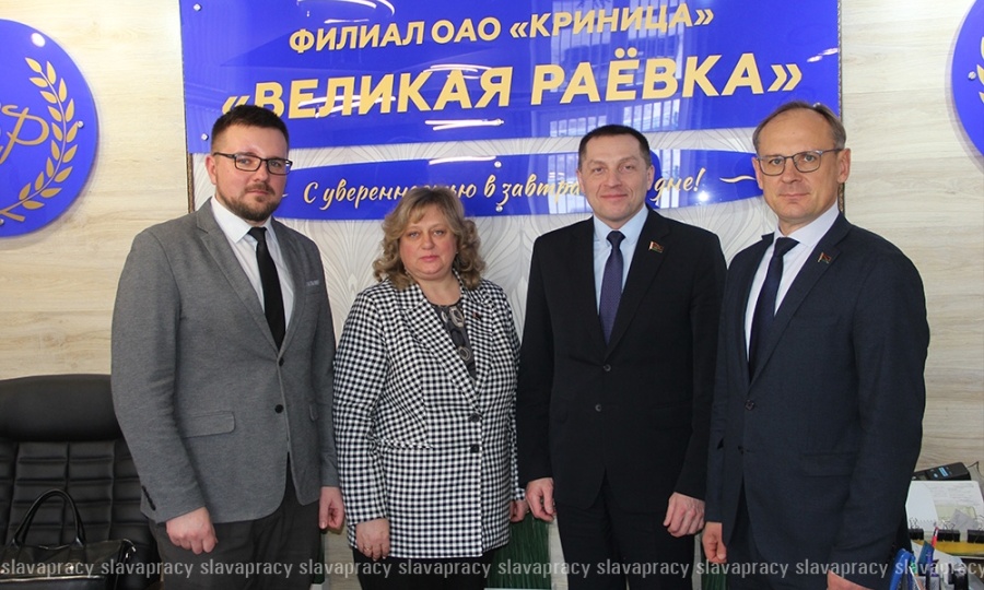 На приеме у депутата – Андрей Лис выслушал проблемы жителей Копыльского района