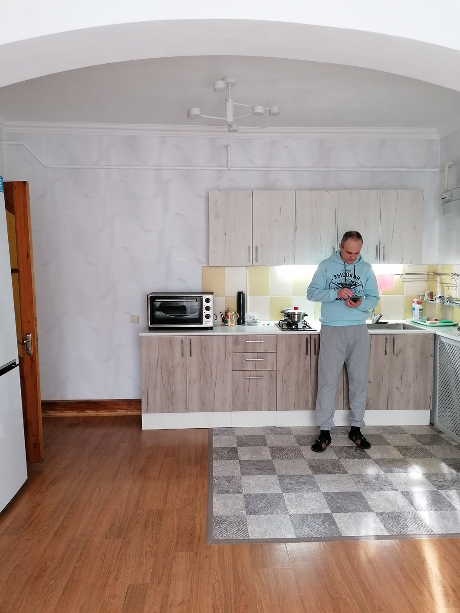 Единственное, чего не хватает - это чайника. Скоро пойдем за ним. 