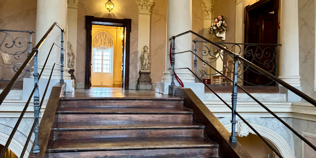 Дворец Меншикова на Университетской набережной — живое окно в эпоху Петра Великого и тайны петровского барокко