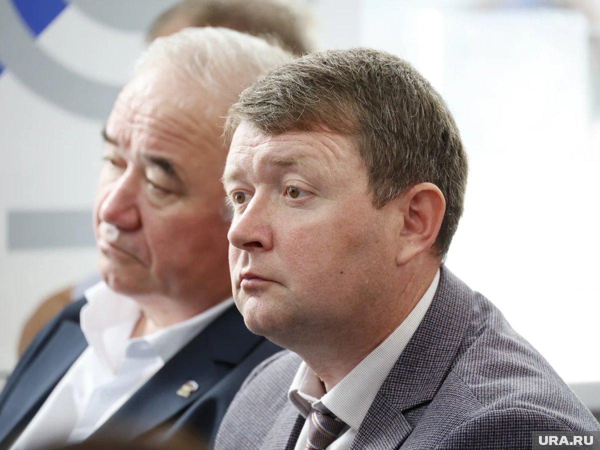     Экс-глава Макушино Василий Пигачев (на переднем плане) будет уволен по статье