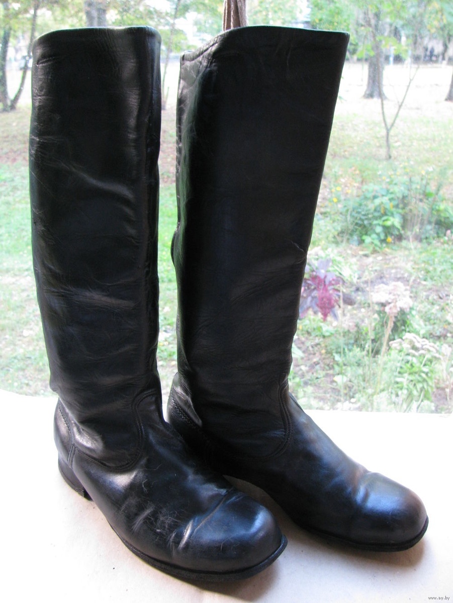 Сапоги офицерские. В связи с полным отсутствием спроса покупателей «Североход» перешёл на выпуск обуви для армии