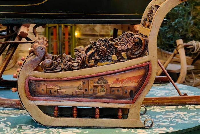 Спас русскую зиму: невероятная коллекция саней из Тарусы. Обложка © Ольга Добролюбова