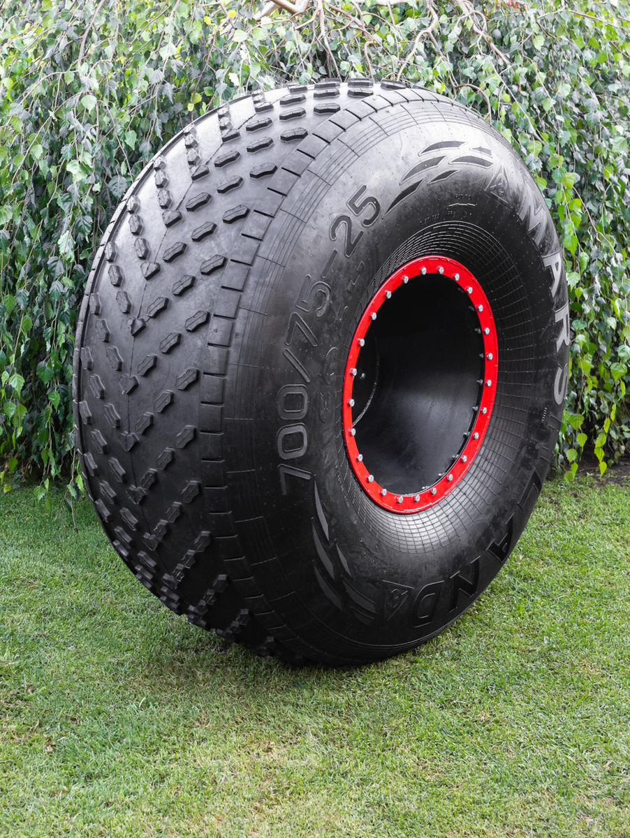 Накачанная шина MARSHLAND