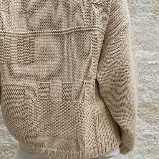 По интернету "гуляет" вязаный кардиган