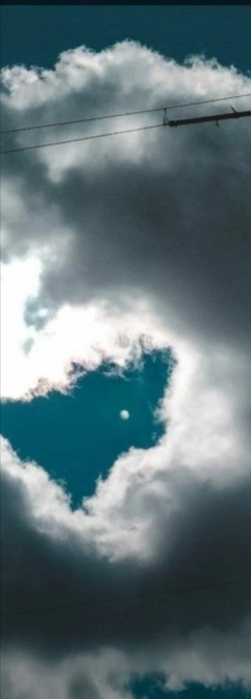 АЭРОСТАТ СНЯТ В МОСКВЕ НА СТАНЦИИ ТУРГЕНЕВСКАЯ, ТОТ ЧТО НИЖЕ НА ВИДЕО ИЗ АМЕРИКИ ШТАТ ФЛОРИДА ГОРОД ТРАМПА. 