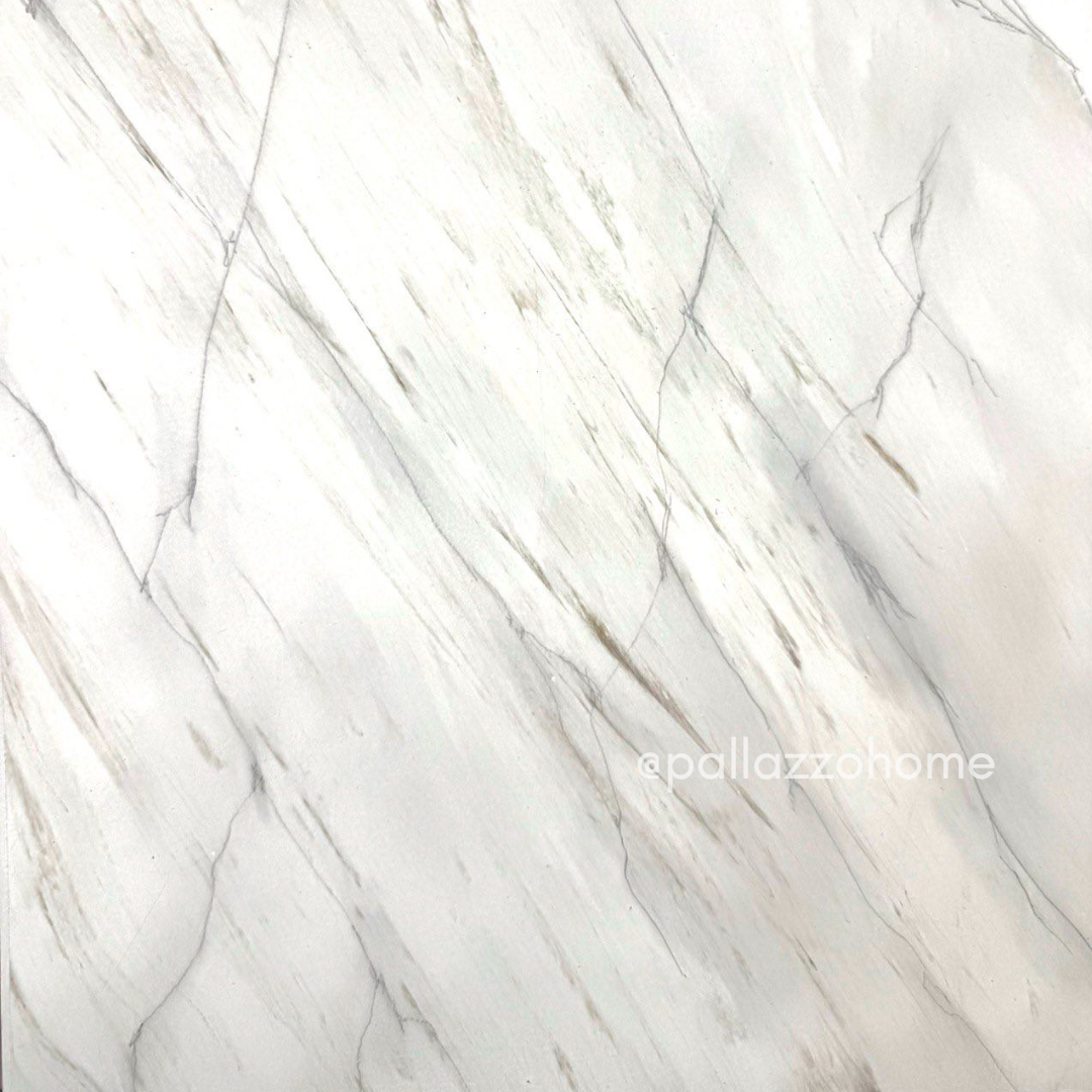 Фактура классической венецианской штукатурки светлого оттенка. Живое покрытие с глубиной и эффектом натурального камня, созданное ручной техникой.