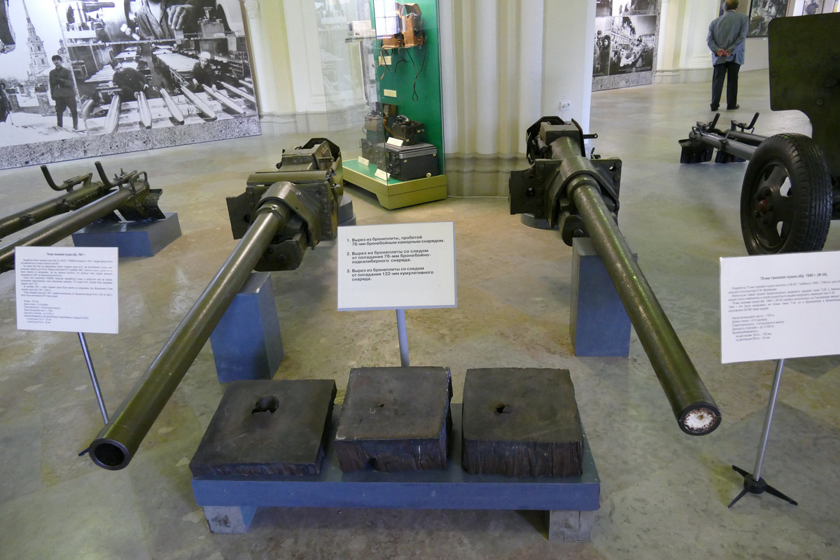 Пушки Ф-34 и ЗИС-5